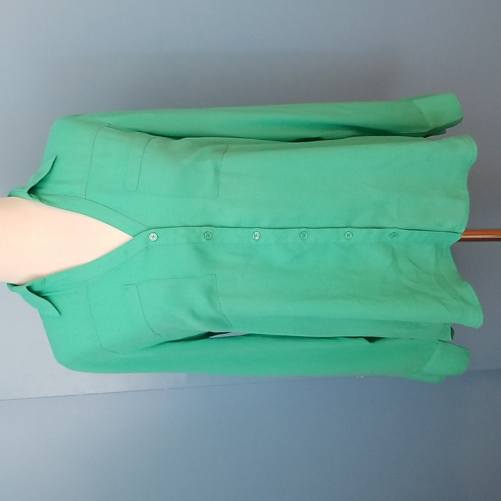 Green Long-Sleeve V-Neck Button Front Blouse